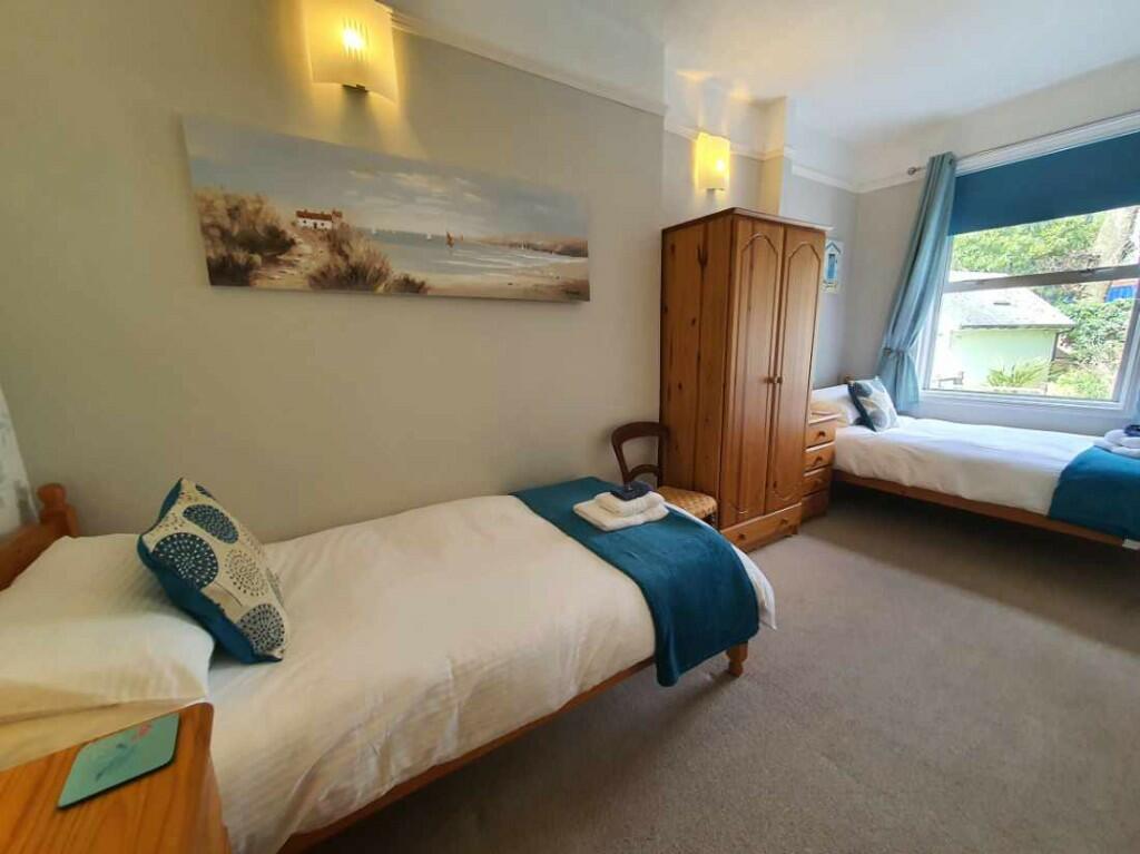 8 bedroom guest house for sale in Avron House, Windsor Road, Torquay