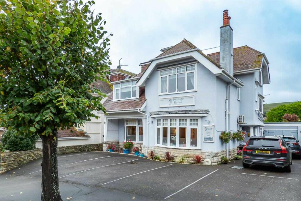 10 bedroom guest house for sale in Victoria Road Swanage Dorset