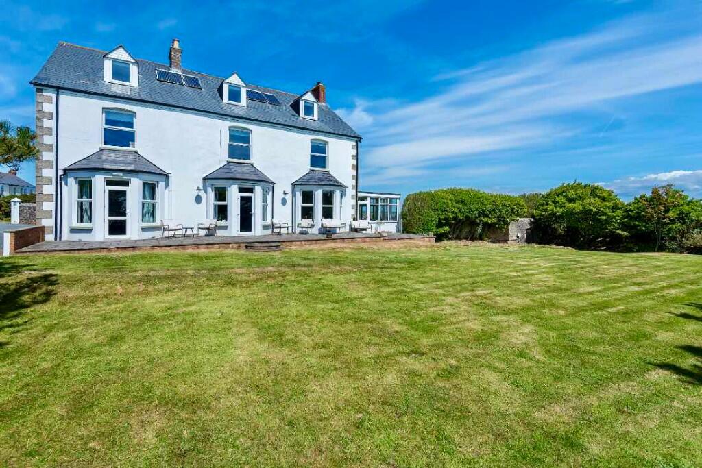 8 bedroom guest house for sale in St. Hill, Perranporth