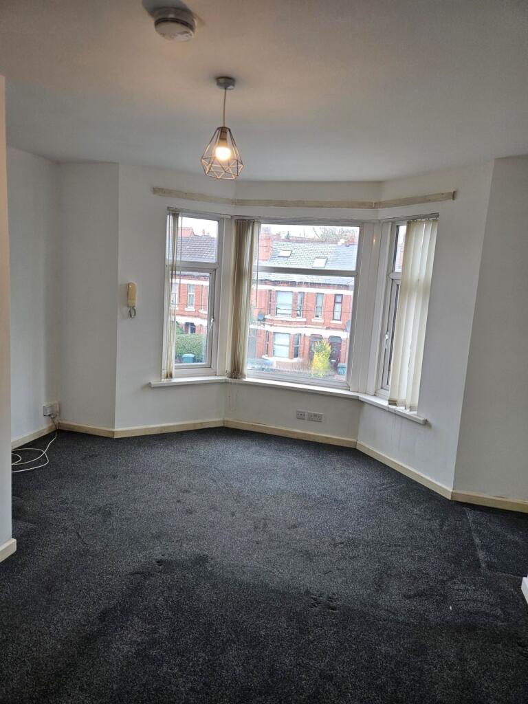 Main image of property: Foleshill Road, Flat 3, Coventry, Cv6 5ah
