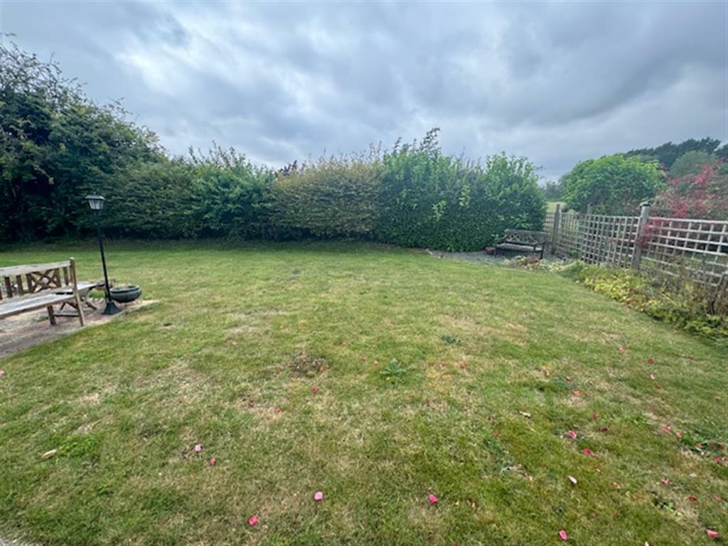 Additional property image - Willow Way, Hauxton, Cambridge