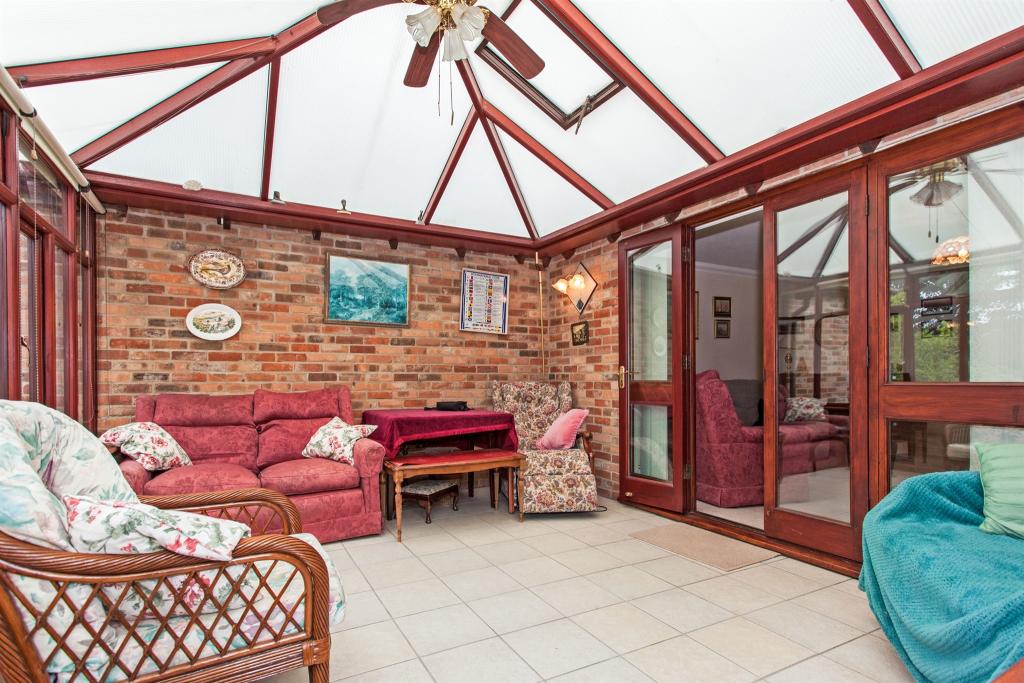 3 bedroom detached bungalow for sale in Walnut Drive, Great Shelford