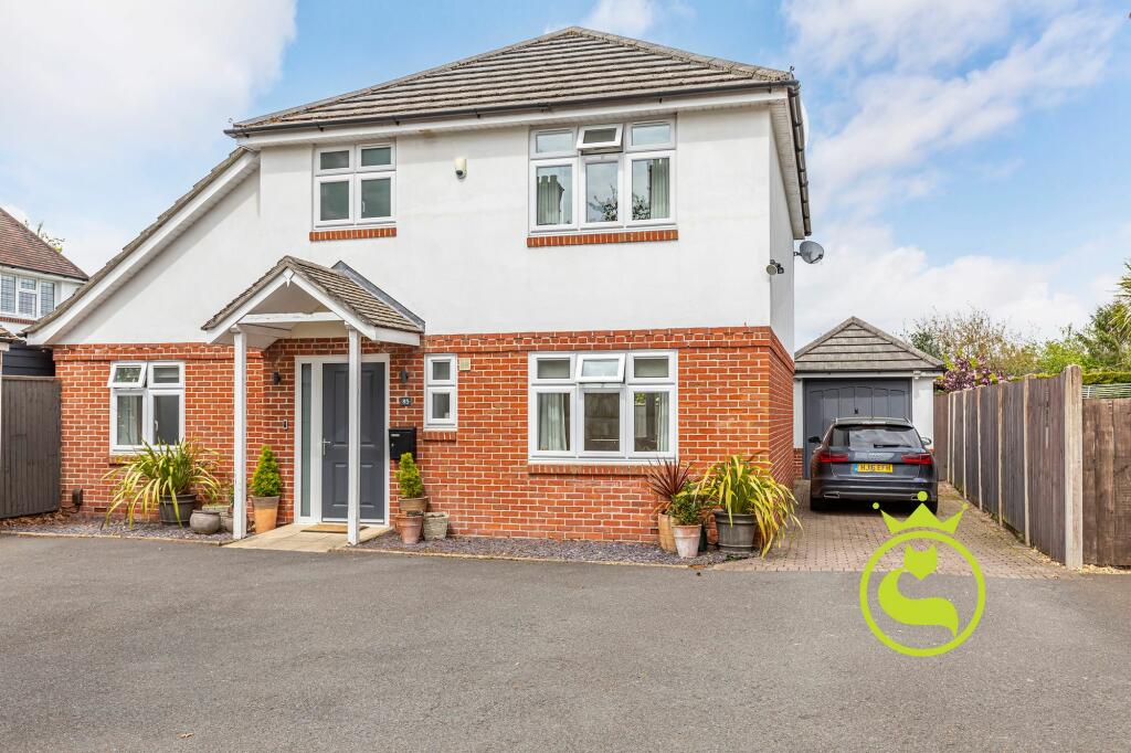 3 bedroom detached house for sale in Off road position, Lower Parkstone, Poole BH14