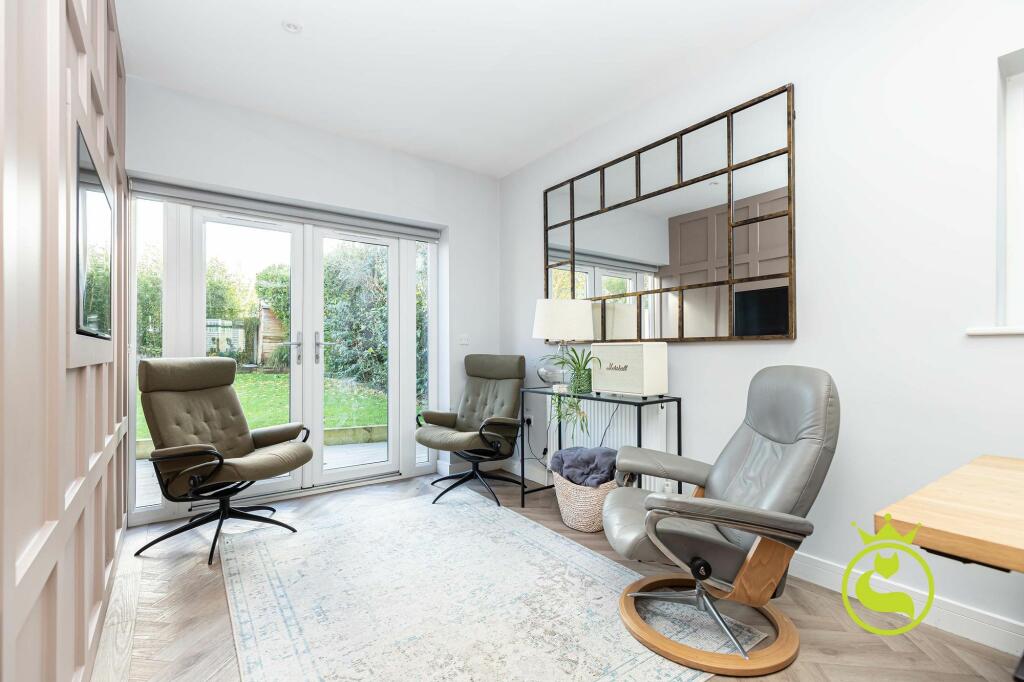 Additional property image - CLOSE TO HARBOURSIDE - Sherwood Avenue, Whitecliff, Poole BH14