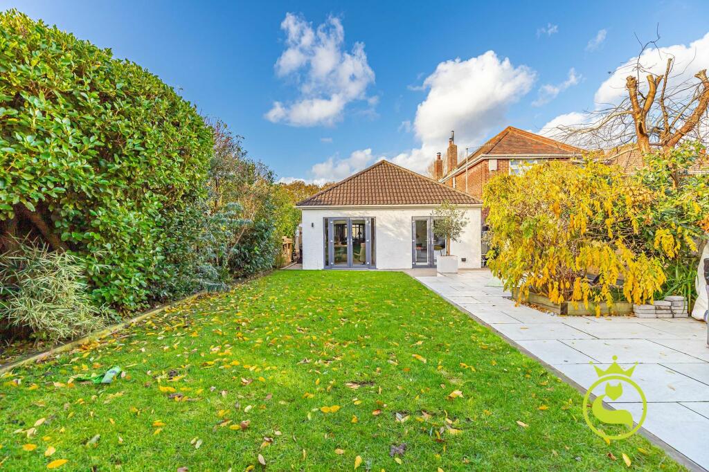Additional property image - CLOSE TO HARBOURSIDE - Sherwood Avenue, Whitecliff, Poole BH14