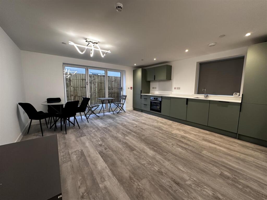 Main image of property: Flat 2, 115 Richmond Road, Cardiff