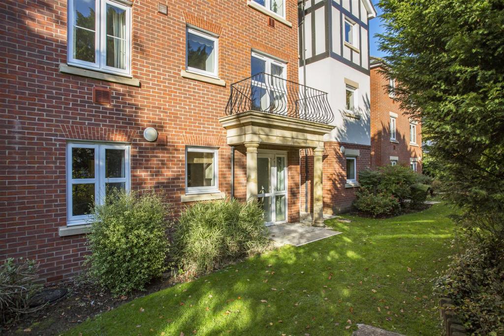 1 bedroom retirement property for sale in Hadlow Road, Tonbridge, TN9