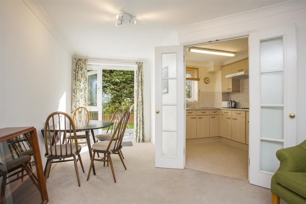 1 bedroom retirement property for sale in Hadlow Road, Tonbridge, TN9