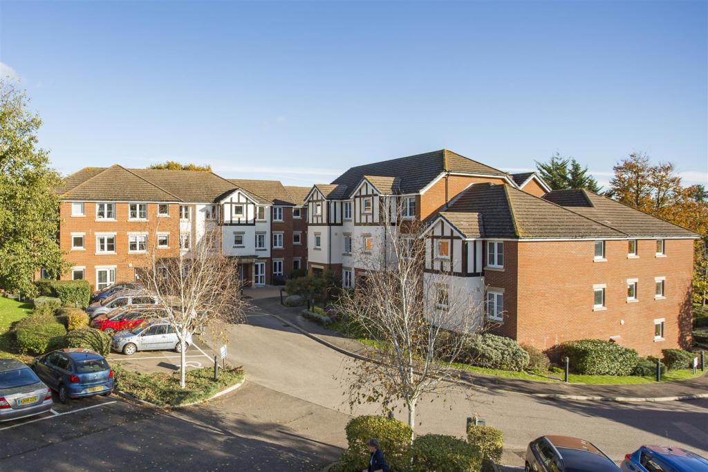 1 bedroom retirement property for sale in Hadlow Road, Tonbridge, TN9