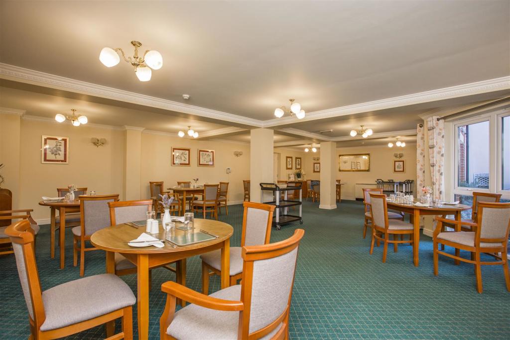 1 bedroom retirement property for sale in Hadlow Road, Tonbridge, TN9