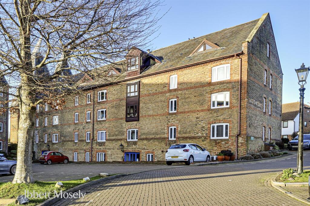 Main image of property: Hadlow