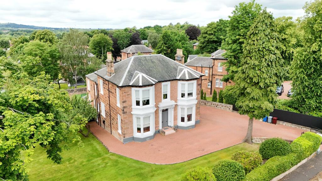 5 bedroom detached house for sale in Fife Crescent, Bothwell, Glasgow, G71