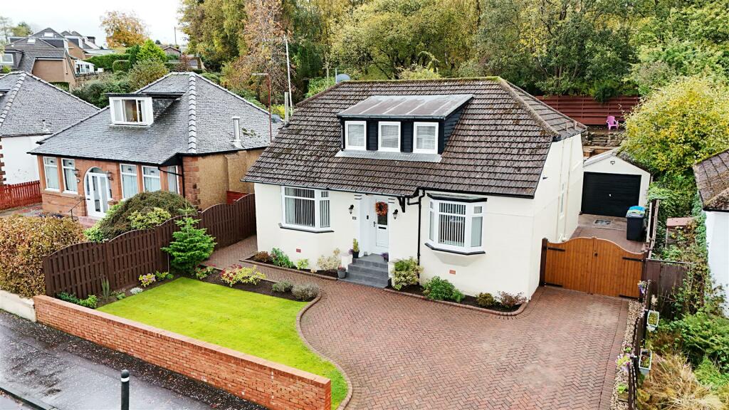 6 bedroom detached house for sale in Kilpatrick Gardens, Clarkston, G76