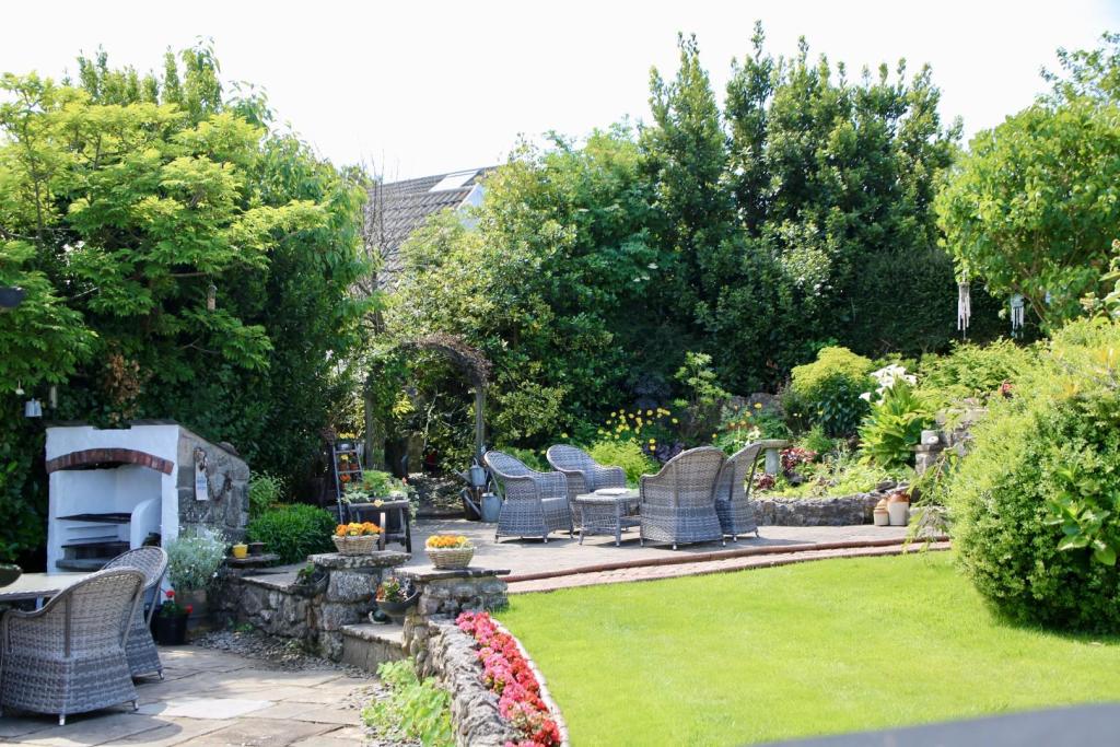 2 bedroom cottage for sale in Llanrhidian, Swansea, SA3