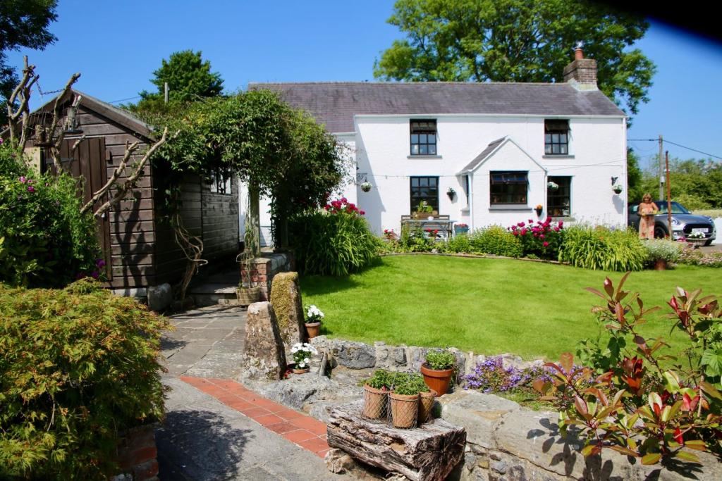 2 bedroom cottage for sale in Llanrhidian, Swansea, SA3