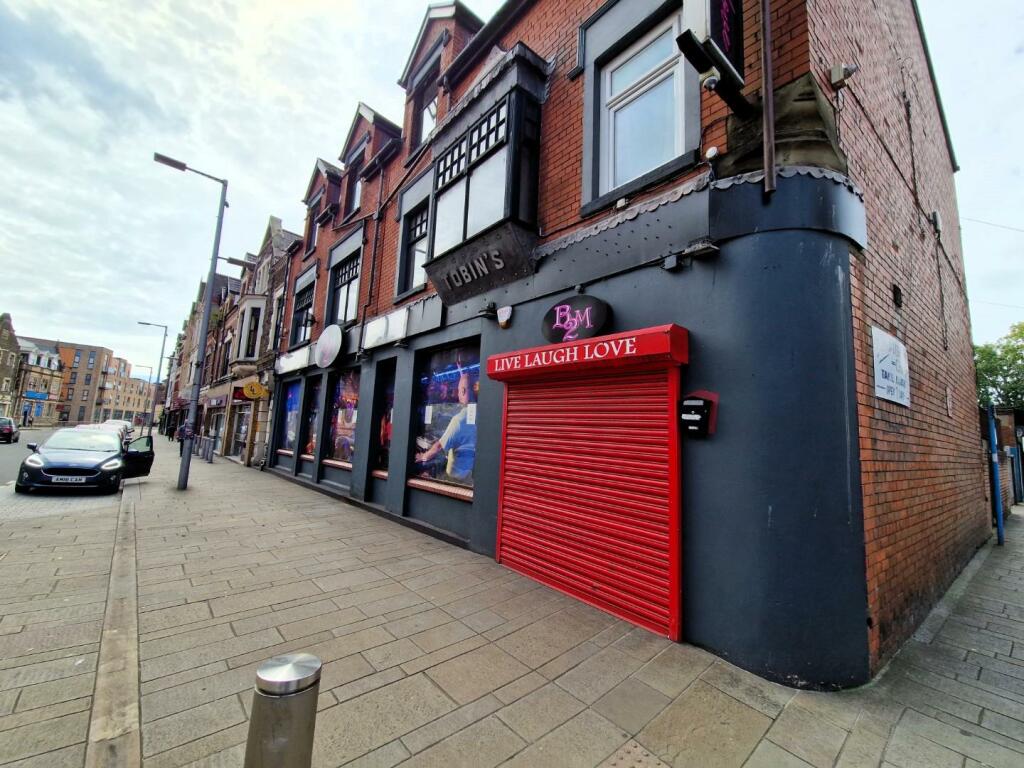 Commercial property for rent in Station Road, Port Talbot, SA13