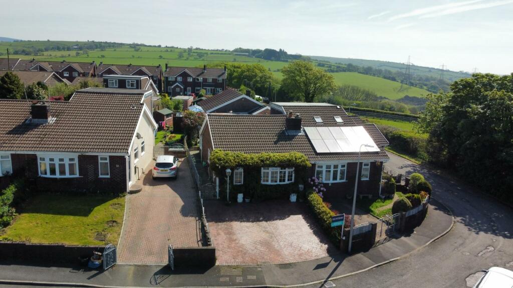 2 bedroom house for sale in Tudor Drive, Bettws, Bridgend, CF32