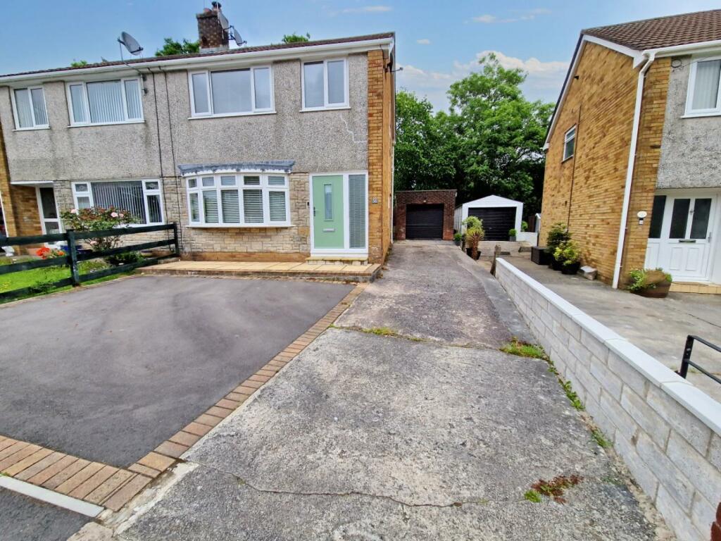 3 bedroom semidetached house for sale in Deri Avenue, Pencoed