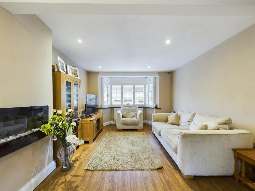 3 bedroom terraced house for sale in Ashvale Gardens, Romford, RM5