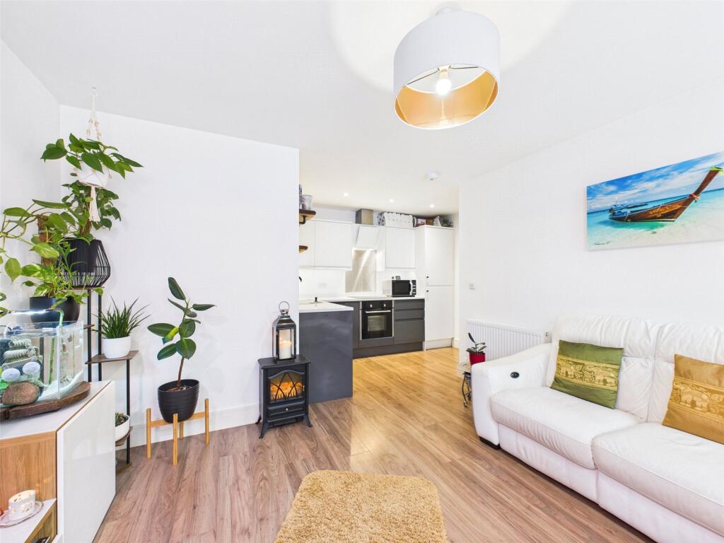 2 bedroom flat