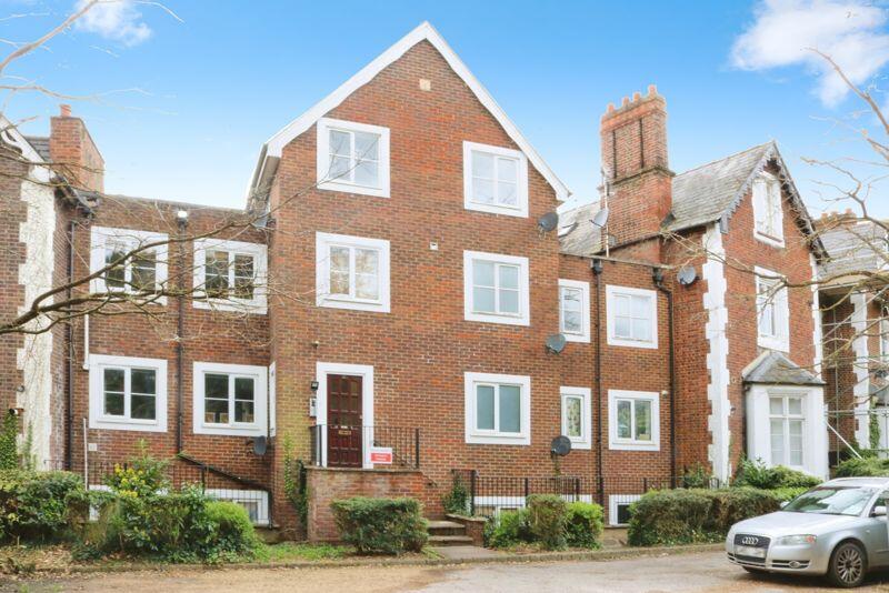 2 bedroom apartment for sale in Upton Park, Slough, SL1