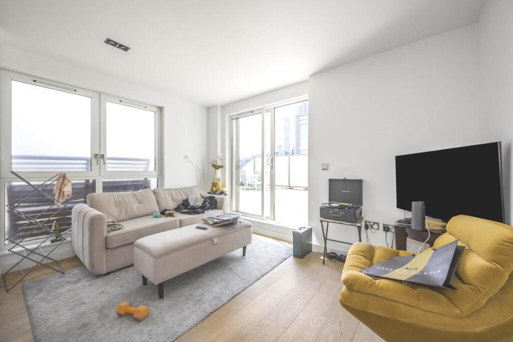 Main image of property: Courtyard Apartments, Avantgarde Place, Sclater Street, E1