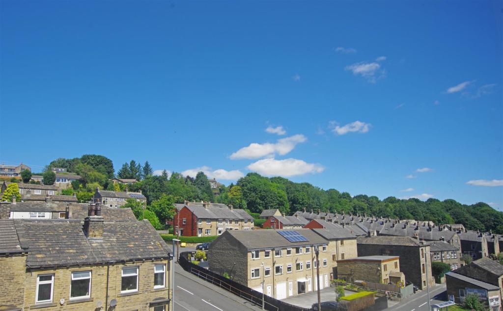 3 bedroom semidetached bungalow for sale in Rochdale Road, Greetland