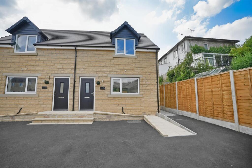 Main image of property: Woodsley Fold, Thornton