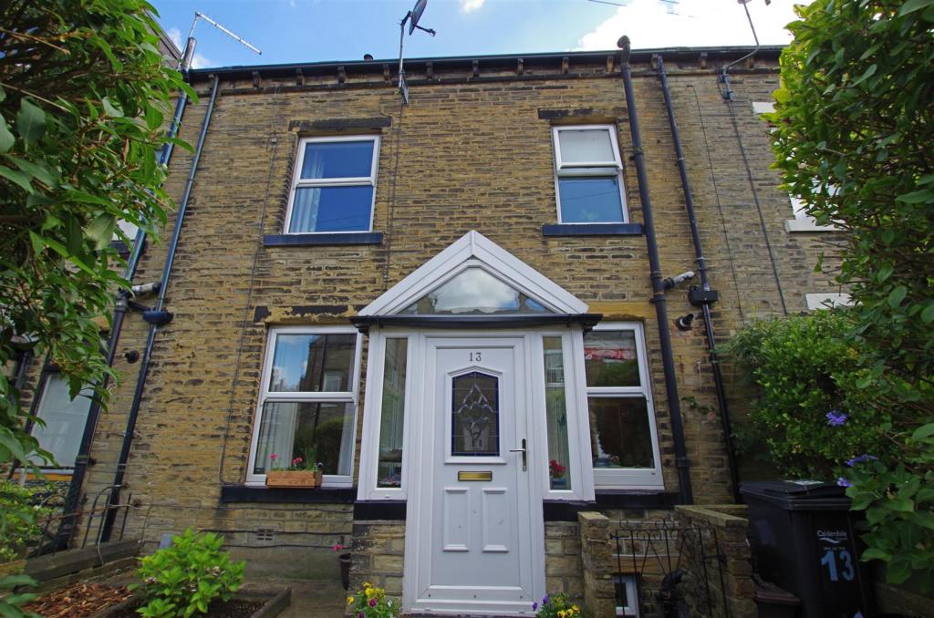 2 bedroom house for sale in Bell Hall Terrace, Halifax, HX1