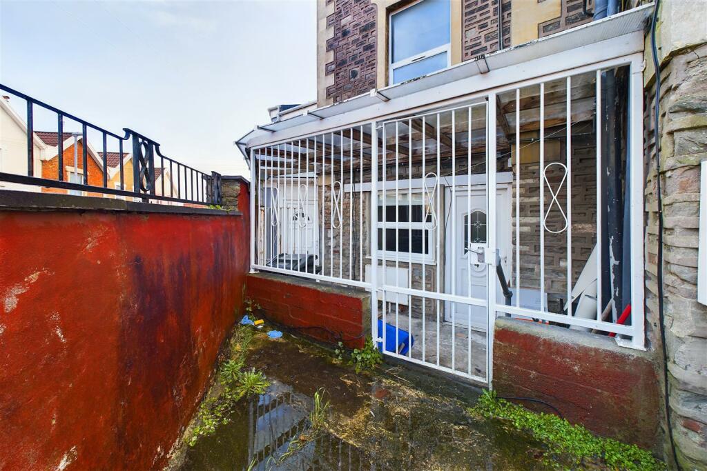 Additional property image - 2 BED FLAT | KNOWLE