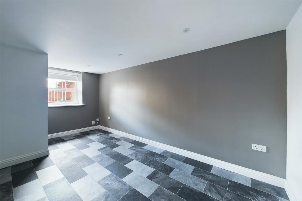 Additional property image - 2 BED FLAT | KNOWLE