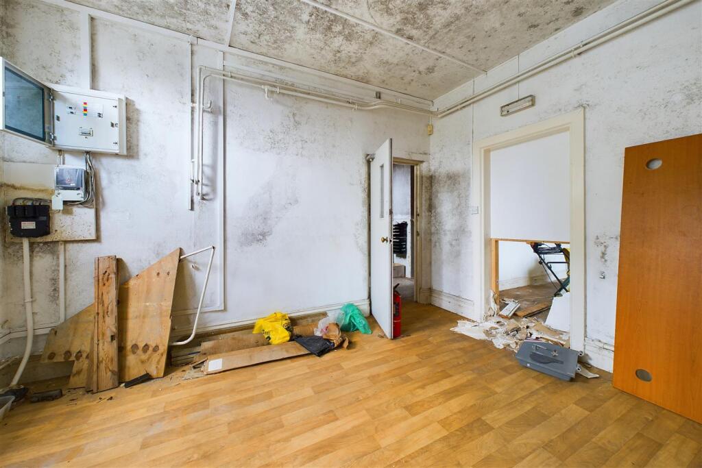 Additional property image - DETACHED | 0.4 ACES | CAERPHILLY
