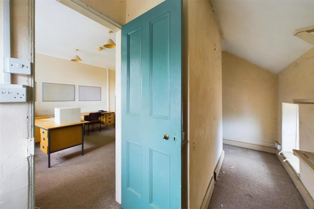 Additional property image - DETACHED | 0.4 ACES | CAERPHILLY