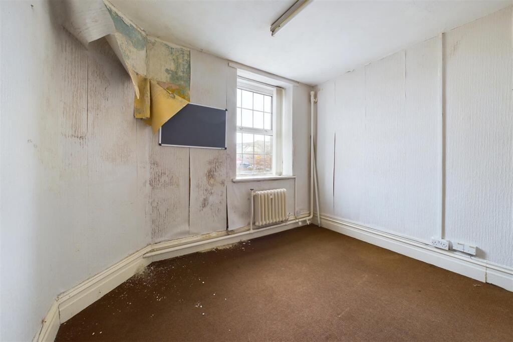 Additional property image - DETACHED | 0.4 ACES | CAERPHILLY