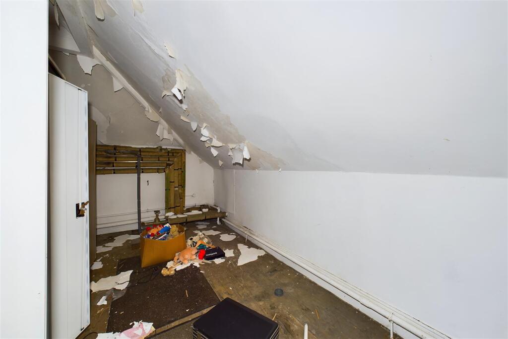 Additional property image - DETACHED | 0.4 ACES | CAERPHILLY