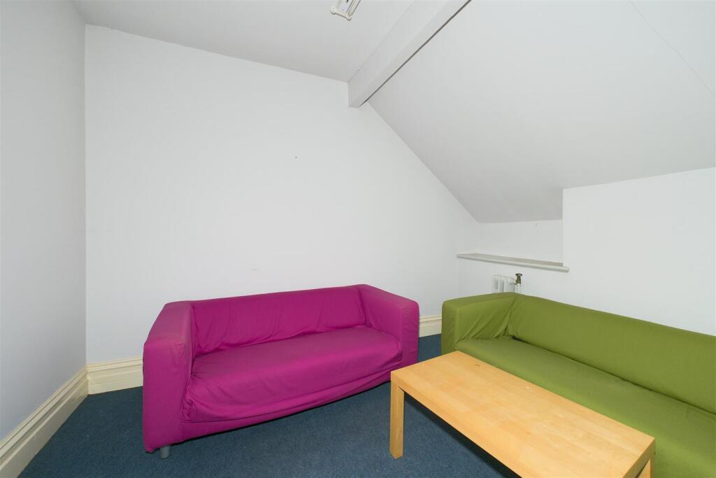 Additional property image - DETACHED | 0.4 ACES | CAERPHILLY
