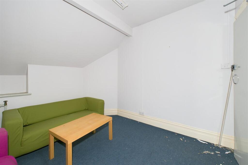Additional property image - DETACHED | 0.4 ACES | CAERPHILLY