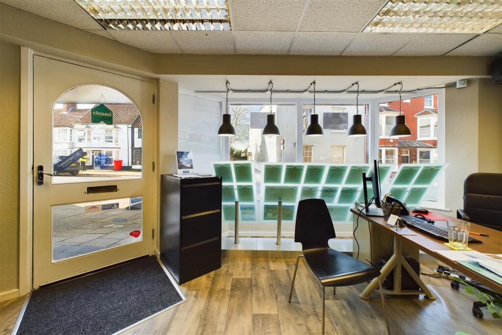 Additional property image - INVESTMENT | £10K PA | THORNBURY
