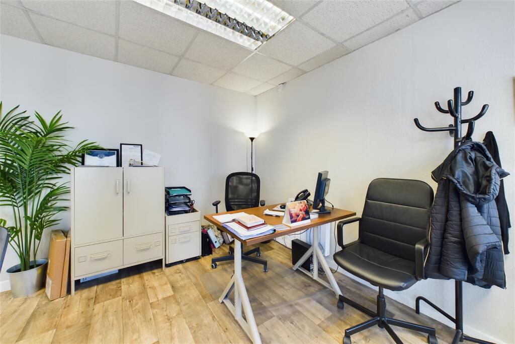 Additional property image - INVESTMENT | £10K PA | THORNBURY