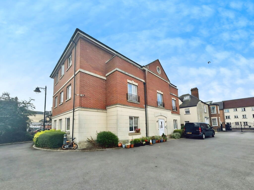 Main image of property: Brock End, Old Town, Swindon, SN1 3HA