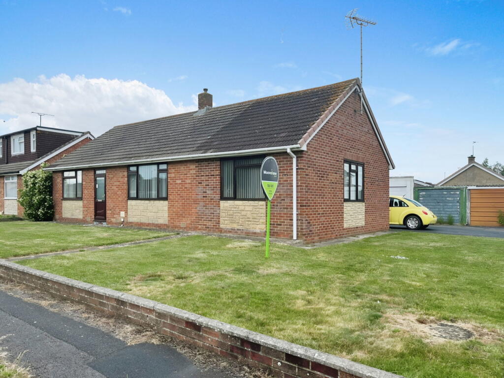 Main image of property: Mayfield Close, Swindon, SN3 3NH