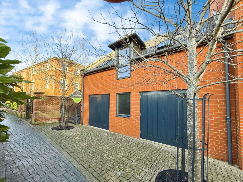 Main image of property: Snuff Street,Devizes,SN10 1FG