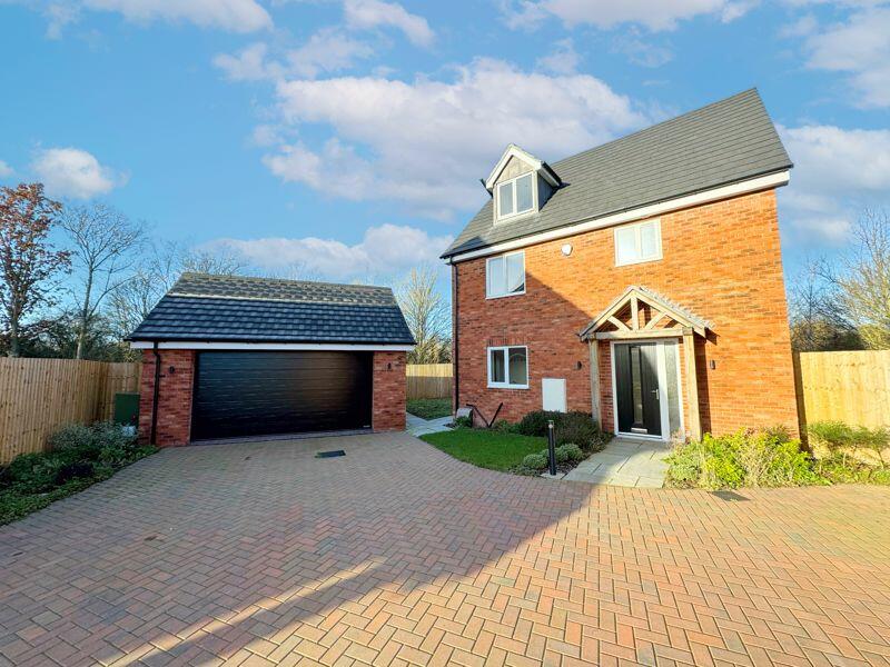 4 bedroom detached house for sale in Lodge Close, Off Vicarage Lane, Long Bennington, NG23
