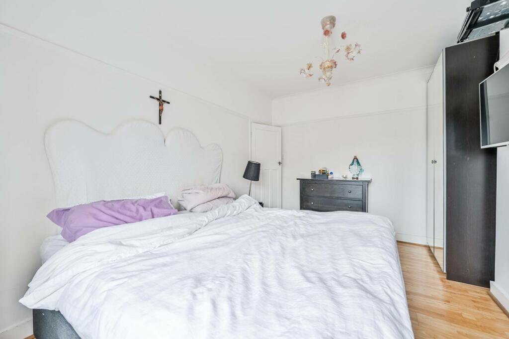 3 bedroom terraced house for sale in Shardeloes Road, New Cross, London