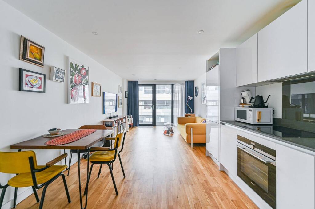 Main image of property: Hawthorne Crescent, Greenwich, LONDON, SE10