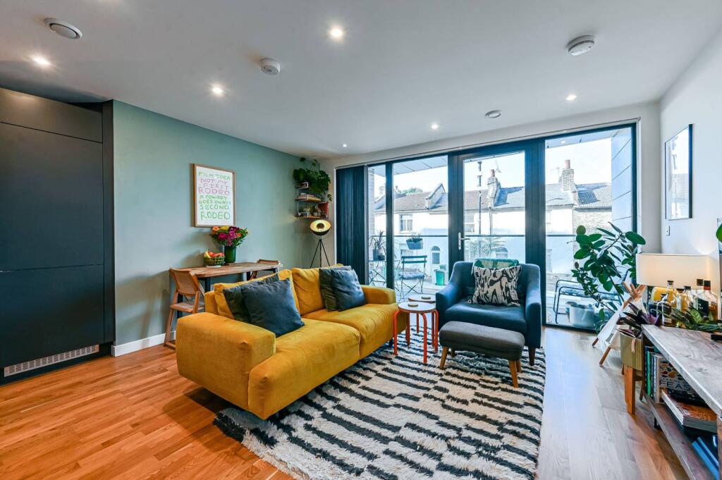 Main image of property: Hawthorne Crescent, East Greenwich, LONDON, SE10
