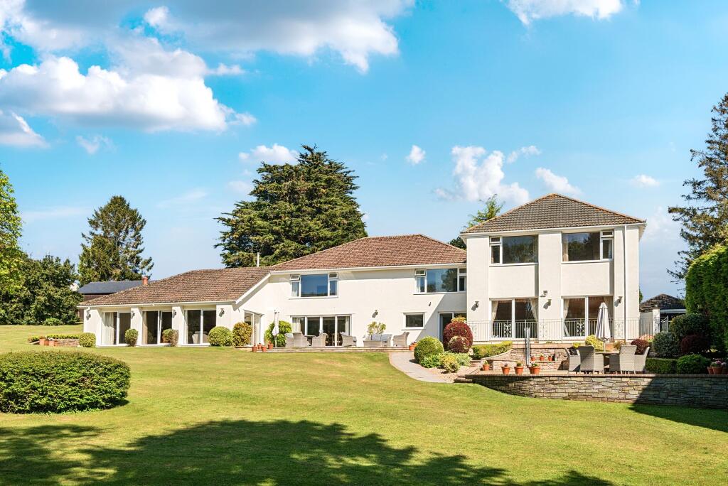 Main image of property: Totnes Road, Paignton, TQ4