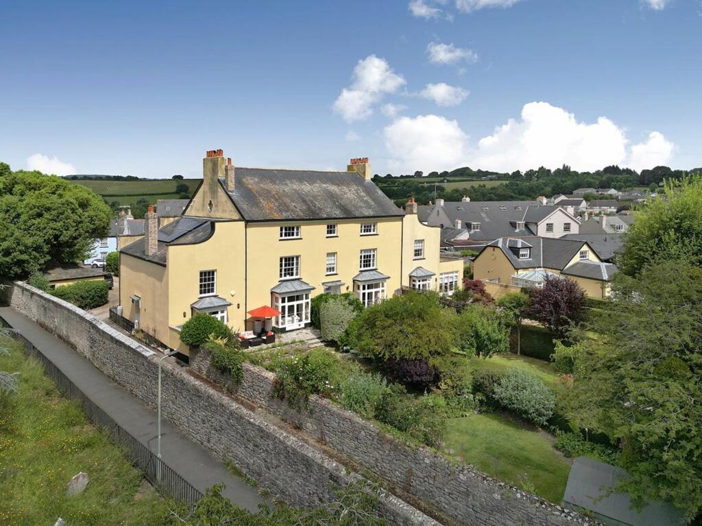Main image of property: Fore Street, Chudleigh, TQ13