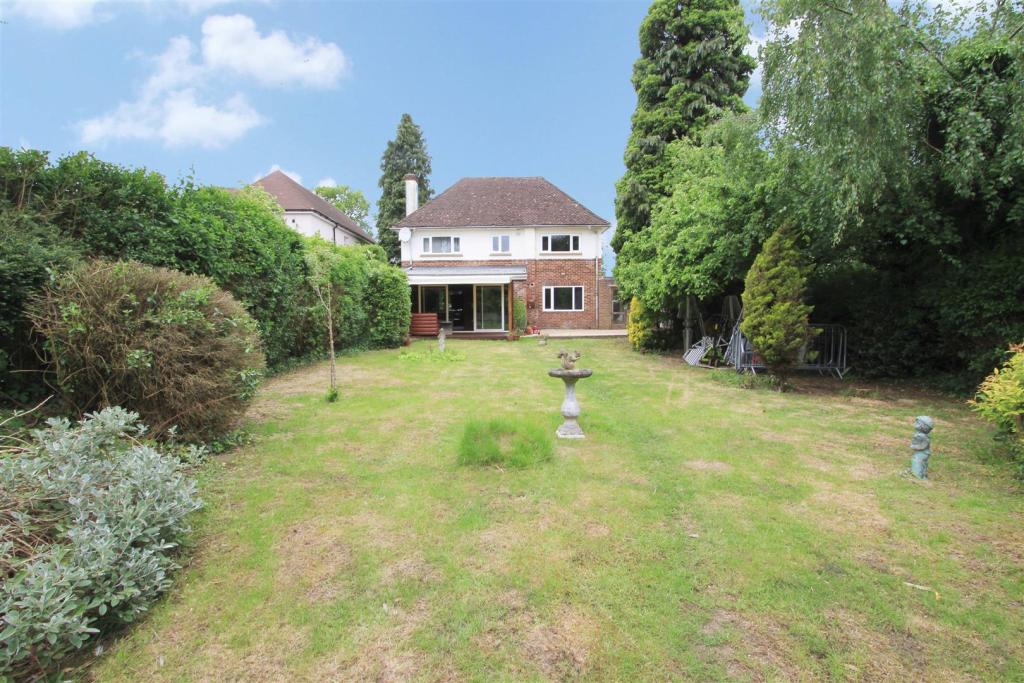 3 bedroom detached house for sale in Bakers Wood, Denham, UB9