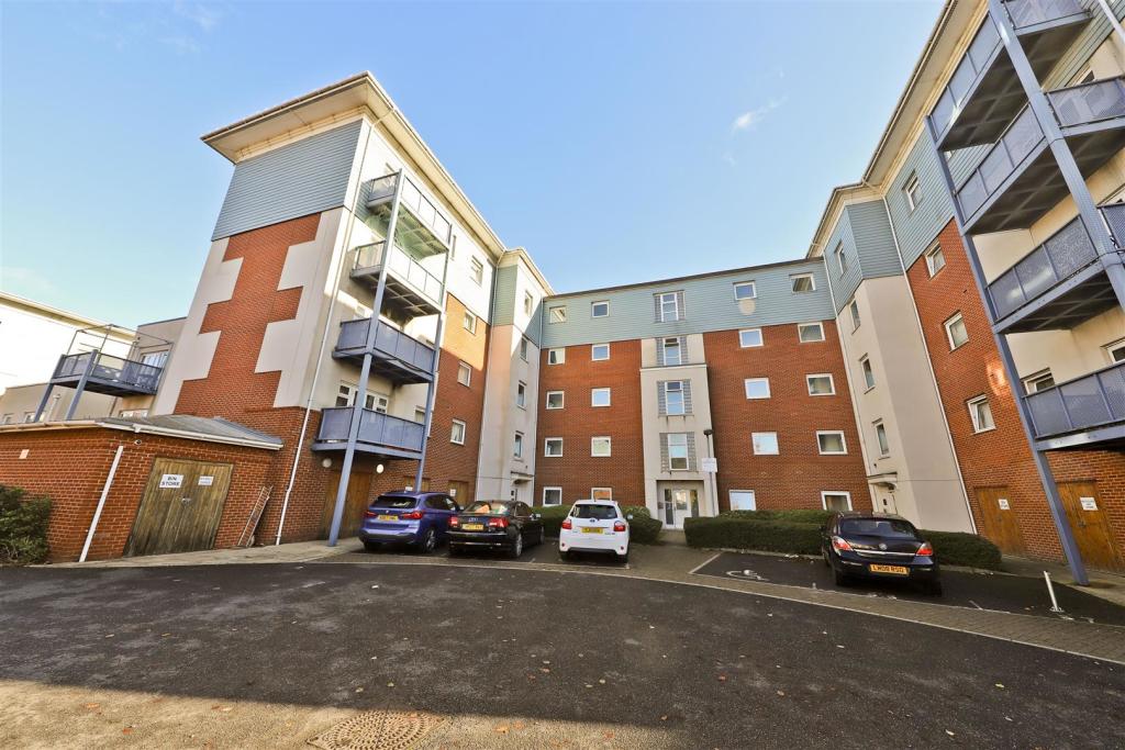 2 bedroom apartment for sale in Bittern House, West Drayton, UB7